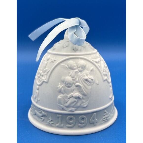 Lladro Spain 1994 Porcelain Winter Bell Ornament (NO BOX) Pre -Owned - Picture 1 of 7
